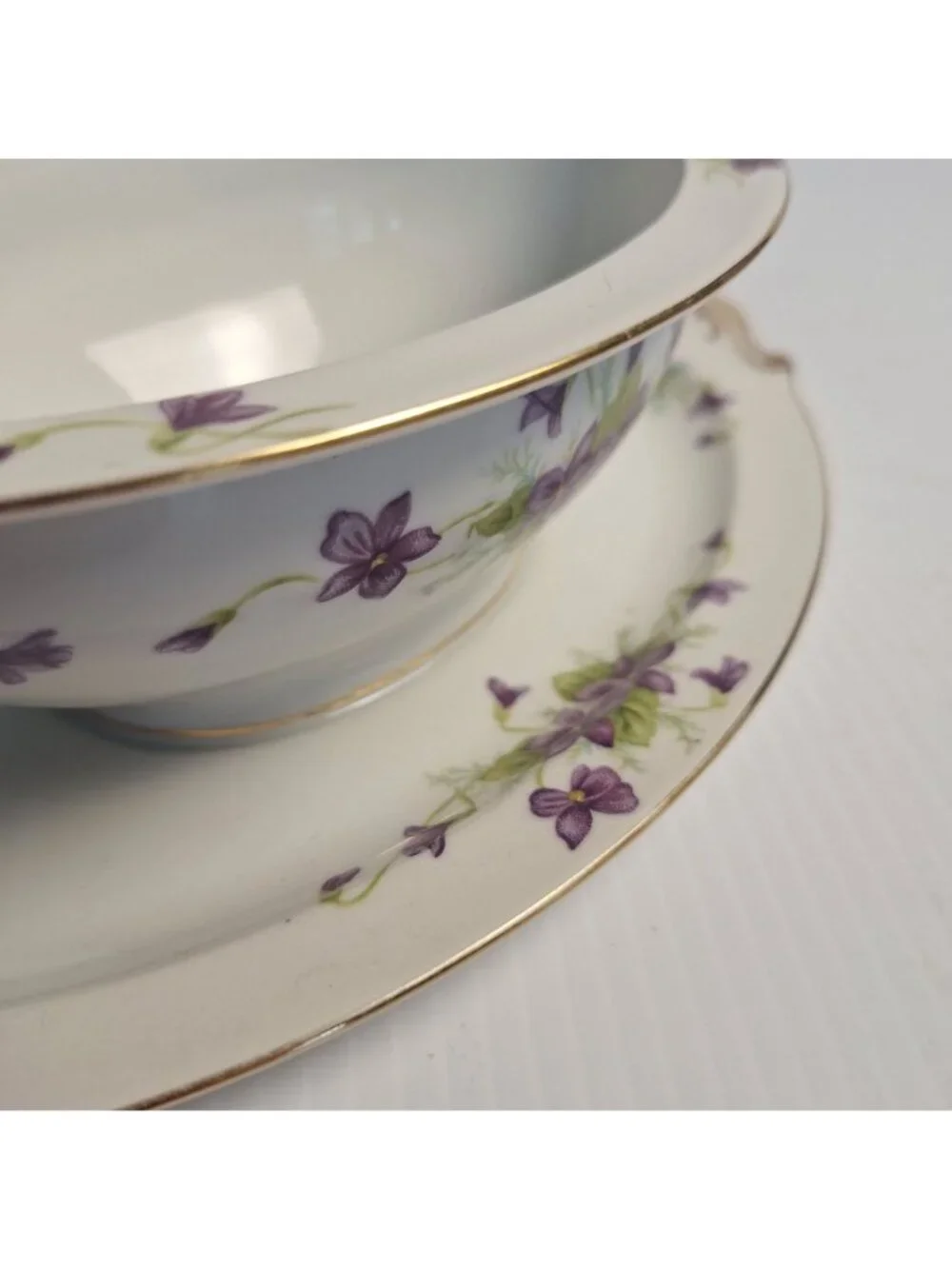 VTG WENTWORTH CHINA JAPAN PURPLE FLORAL GOLD TRIM GRAVY BOAT ATTACHED UNDERPLATE
